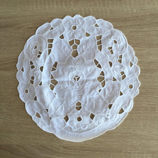 Wild Flower Cutwork Doilies Round White 10" Inch