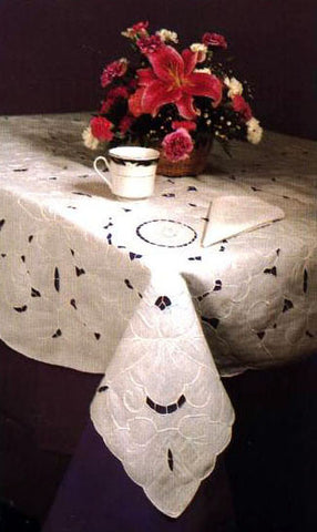 Celebrity Cutwork Tablecloth Set 68x104 Inch